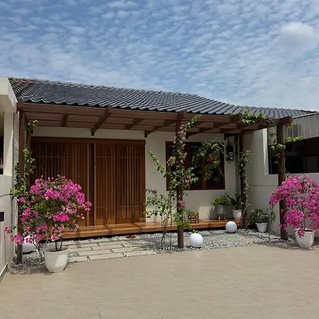 Shinju Villa With Jacuzzi Pool